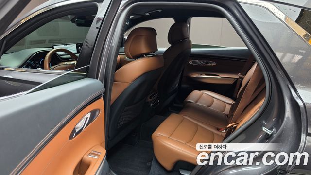 Genesis GV70 2023 — photo 18