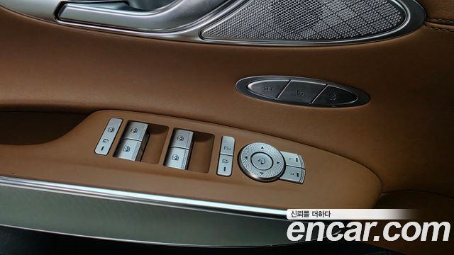 Genesis GV70 2023 — photo 31