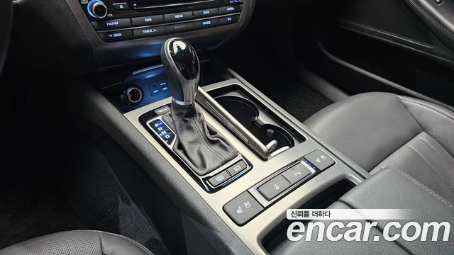 Hyundai Genesis 2016 — photo 12