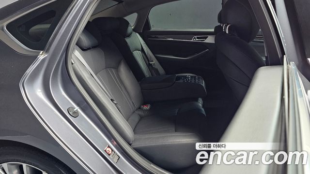Hyundai Genesis 2016 — photo 17