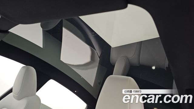 Tesla Model Y 2026 — photo 24