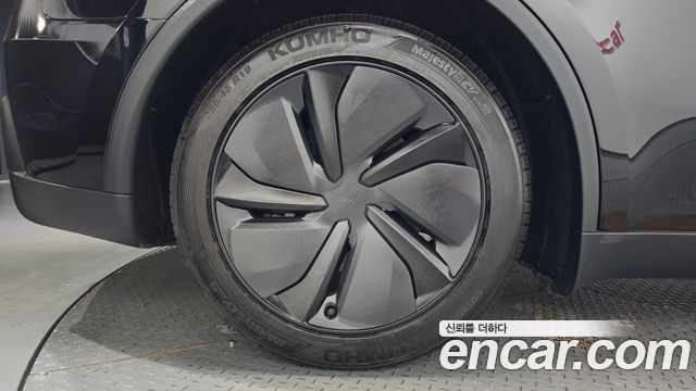 Tesla Model Y 2026 — photo 7