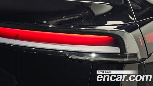 Tesla Model Y 2026 — photo 9