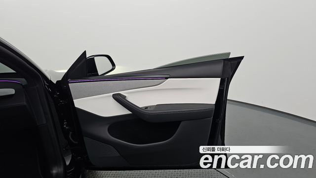Tesla Model Y 2026 — photo 14
