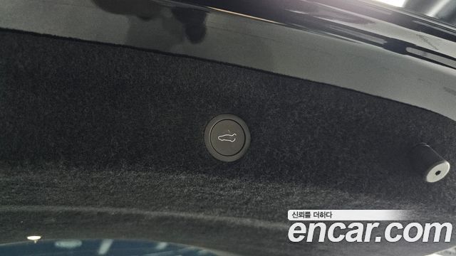 Tesla Model Y 2026 — photo 27