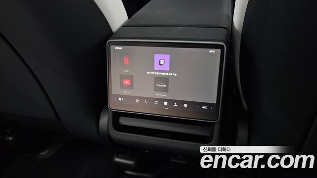 Tesla Model Y 2026 — photo 28