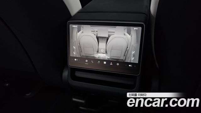 Tesla Model Y 2026 — photo 30