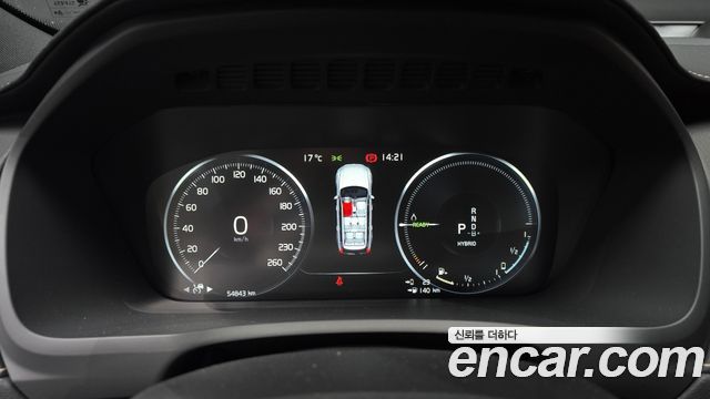 Volvo XC90 2021 — photo 8