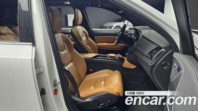 Volvo XC90 2021 — photo 10
