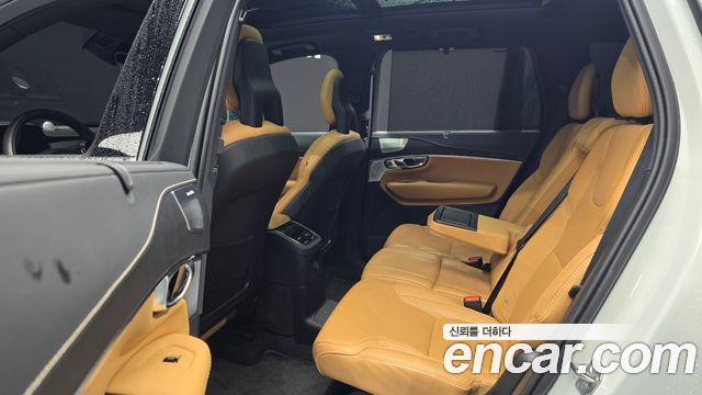 Volvo XC90 2021 — photo 12