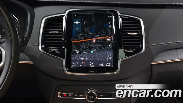 Volvo XC90 2021 — photo 15