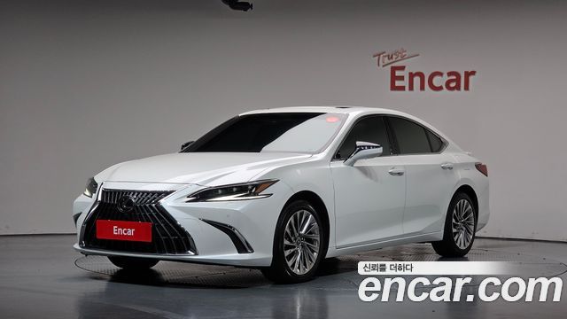 Lexus ES 2025 — photo 1