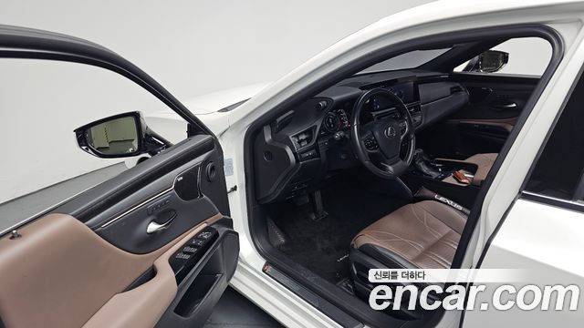 Lexus ES 2025 — photo 10