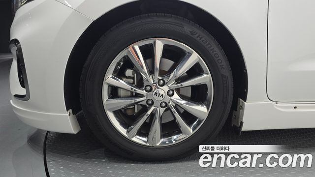 Kia Canival 2019 — photo 5
