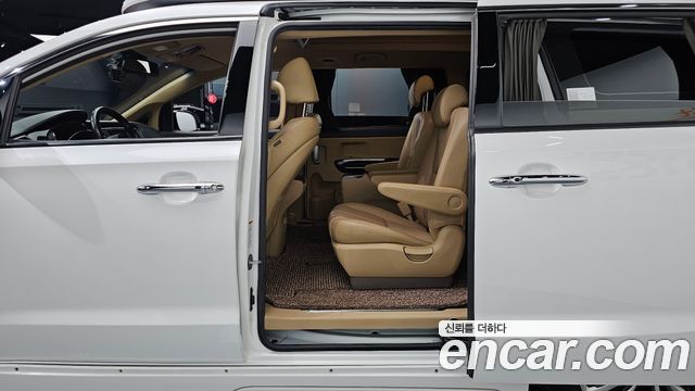 Kia Canival 2019 — photo 18