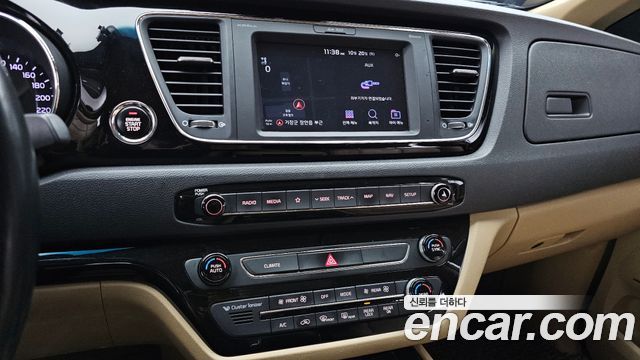 Kia Canival 2019 — photo 22