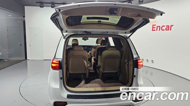 Kia Canival 2019 — photo 35