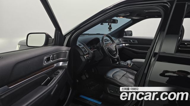 Ford Explorer 2018 — photo 10