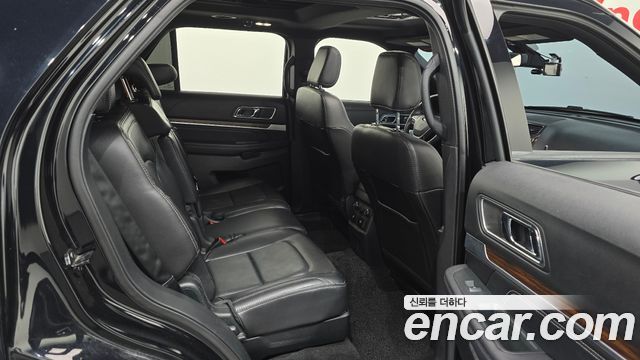 Ford Explorer 2018 — photo 11