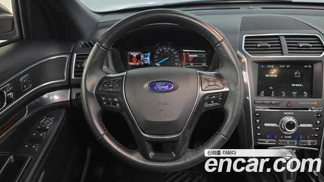 Ford Explorer 2018 — photo 15