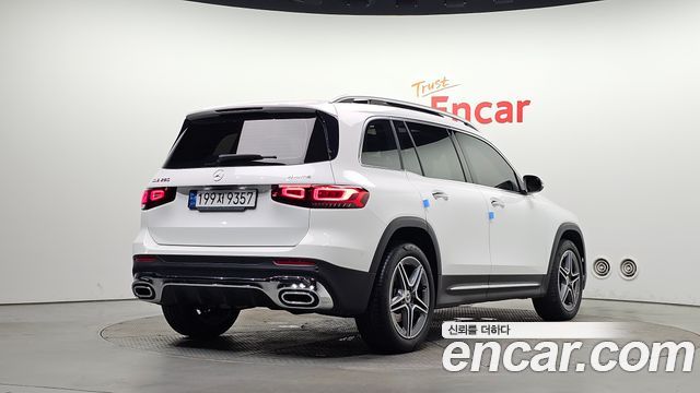 Mercedes-Benz GLB-Class 2022 — photo 2