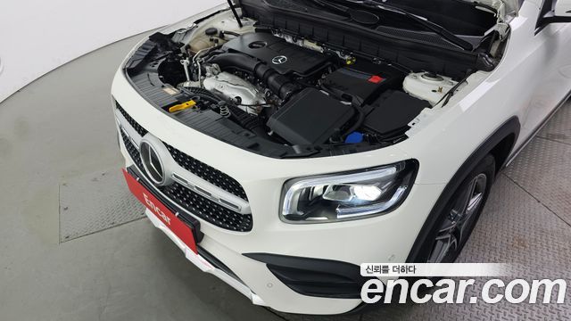 Mercedes-Benz GLB-Class 2022 — photo 6