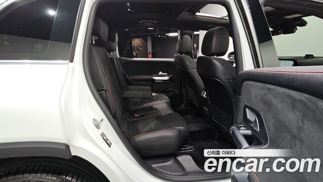 Mercedes-Benz GLB-Class 2022 — photo 18
