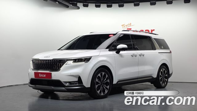 Kia Canival 2023 — photo 1