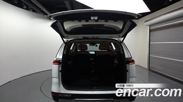 Kia Canival 2023 — photo 20