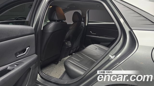 Hyundai AVANTE 2023 — photo 17