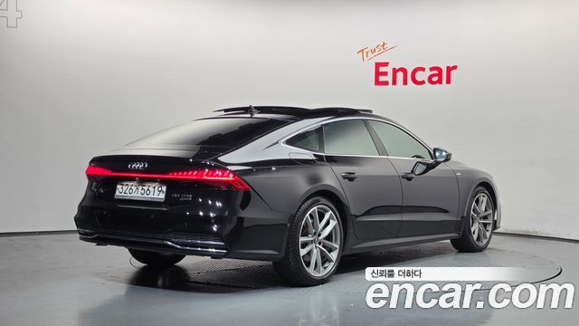 Audi A7 2020 — photo 2