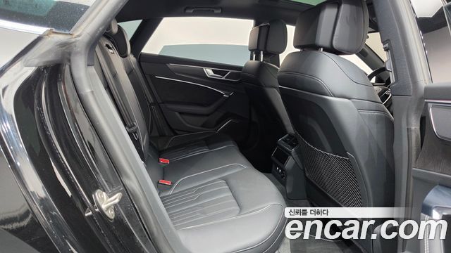 Audi A7 2020 — photo 17