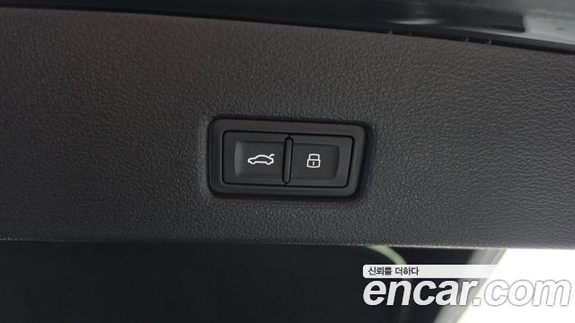 Audi A7 2020 — photo 24