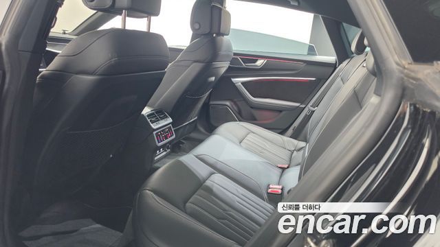 Audi A7 2020 — photo 26