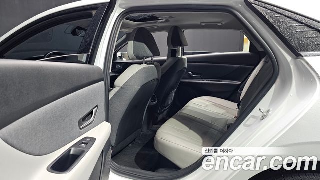 Hyundai AVANTE 2021 — photo 11