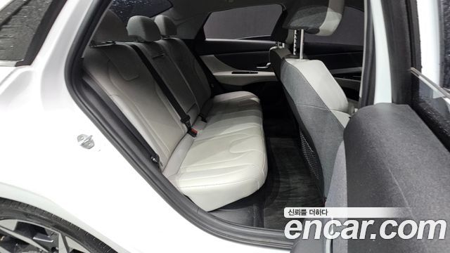 Hyundai AVANTE 2021 — photo 12