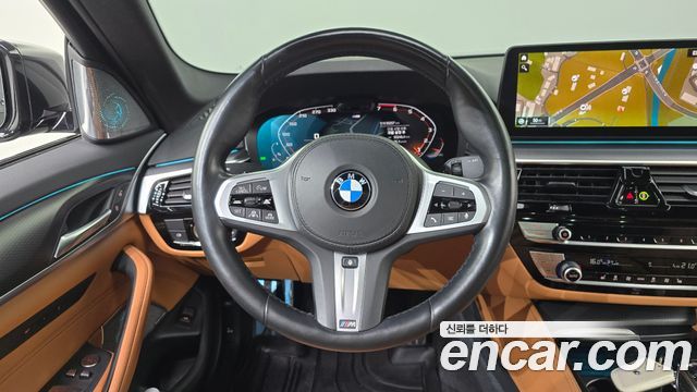 BMW 5-Series 2022 — photo 19