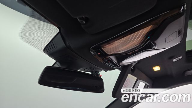 BMW 5-Series 2022 — photo 26