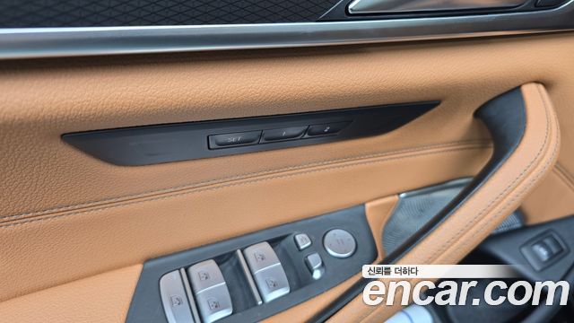 BMW 5-Series 2022 — photo 29