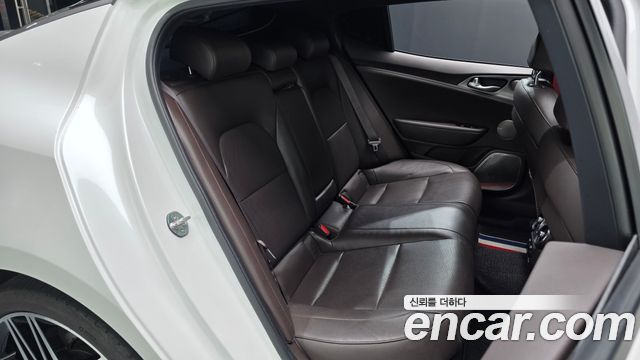 Kia Stinger 2019 — photo 17