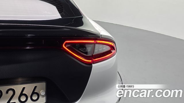 Kia Stinger 2019 — photo 9