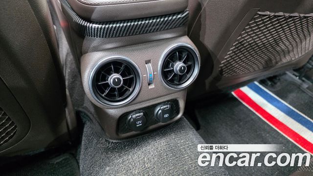 Kia Stinger 2019 — photo 29