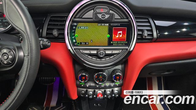 Mini Cooper 2020 — photo 19