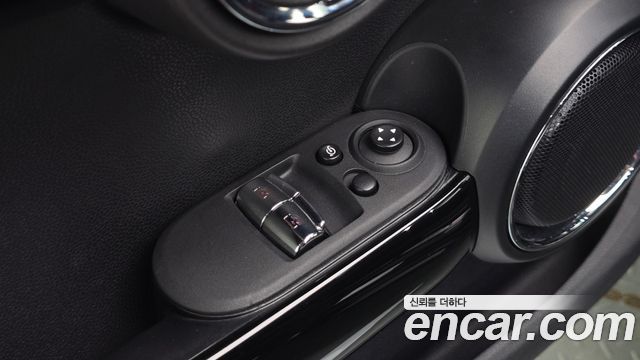 Mini Cooper 2020 — photo 24