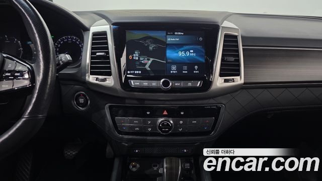 KG Mobility Rexton 2018 — photo 16