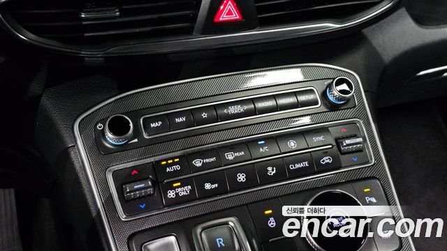 Hyundai Santafe 2022 — photo 28