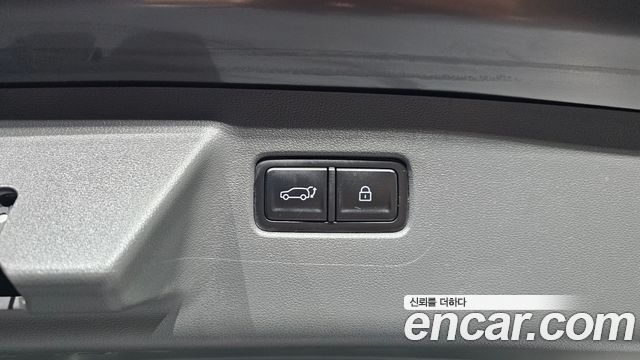 Hyundai Santafe 2025 — photo 32