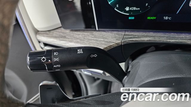 Hyundai Santafe 2025 — photo 36