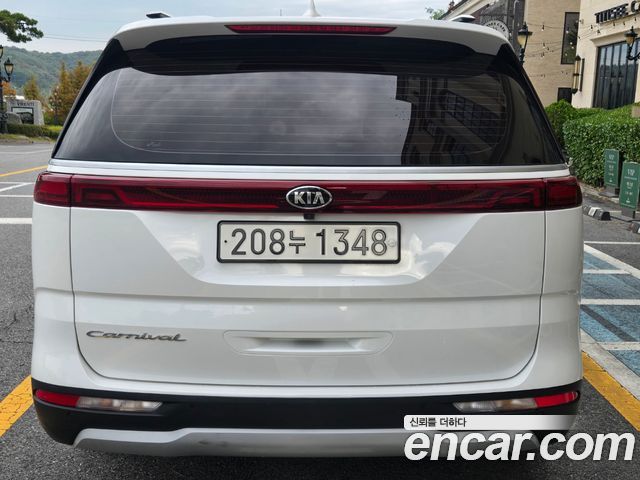 Kia Canival 2021 — photo 4