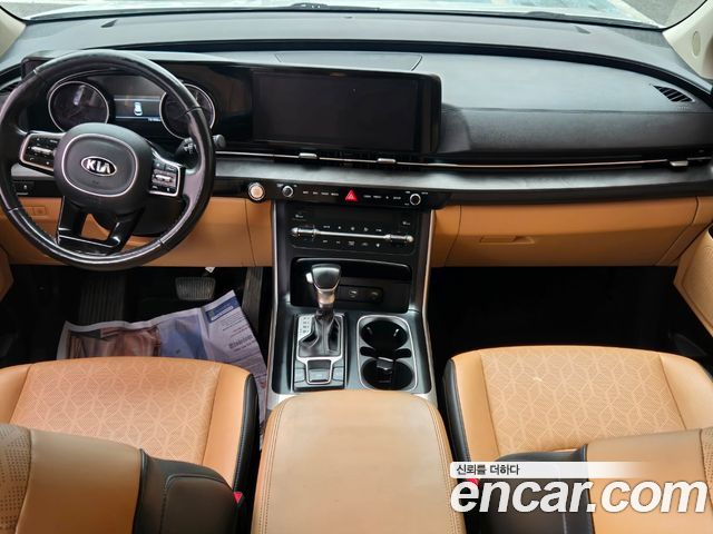 Kia Canival 2021 — photo 16